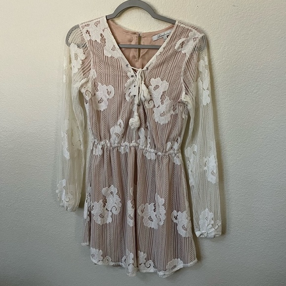LOVERS AND FRIENDS x REVOLVE | Lace Floral Haiden Mini Dress in Ivory | Size S - Picture 4 of 13